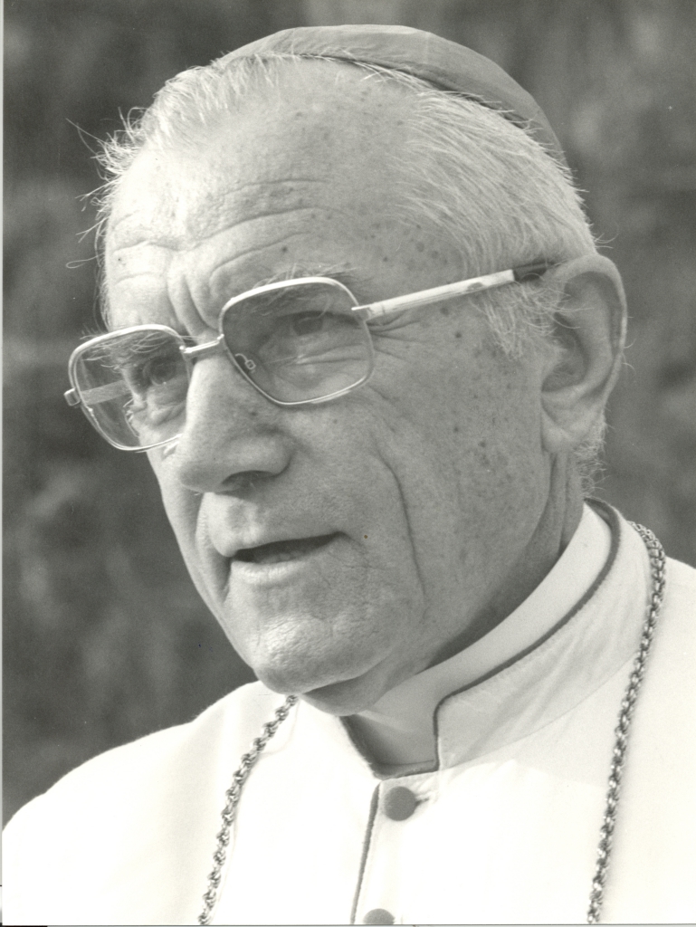 Copertina di 1992.04 - Mons. Augusto Azzolini